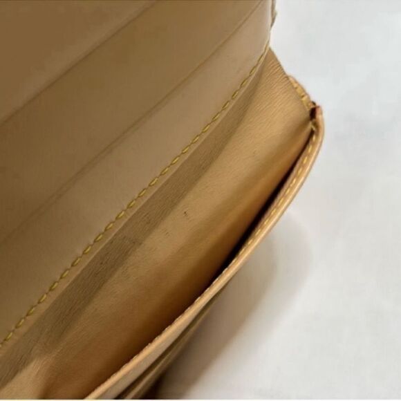 Authentic Louis Vuitton Murakami Black Multicolor Compact
Leather Wallet - Picture 11 of 14